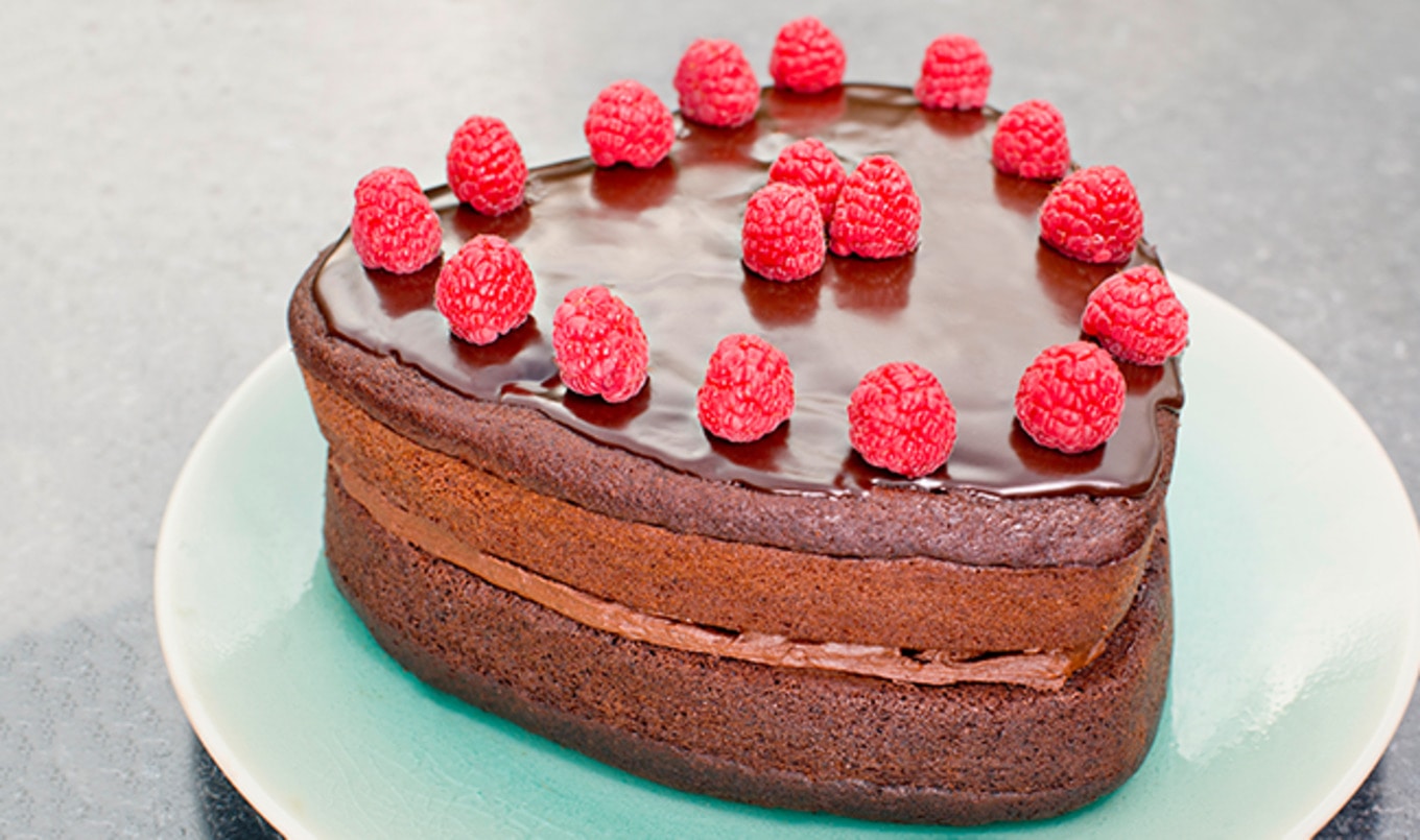 The Cutest Heart-Shaped Vegan Chocolate Cake for Valentine's Day
