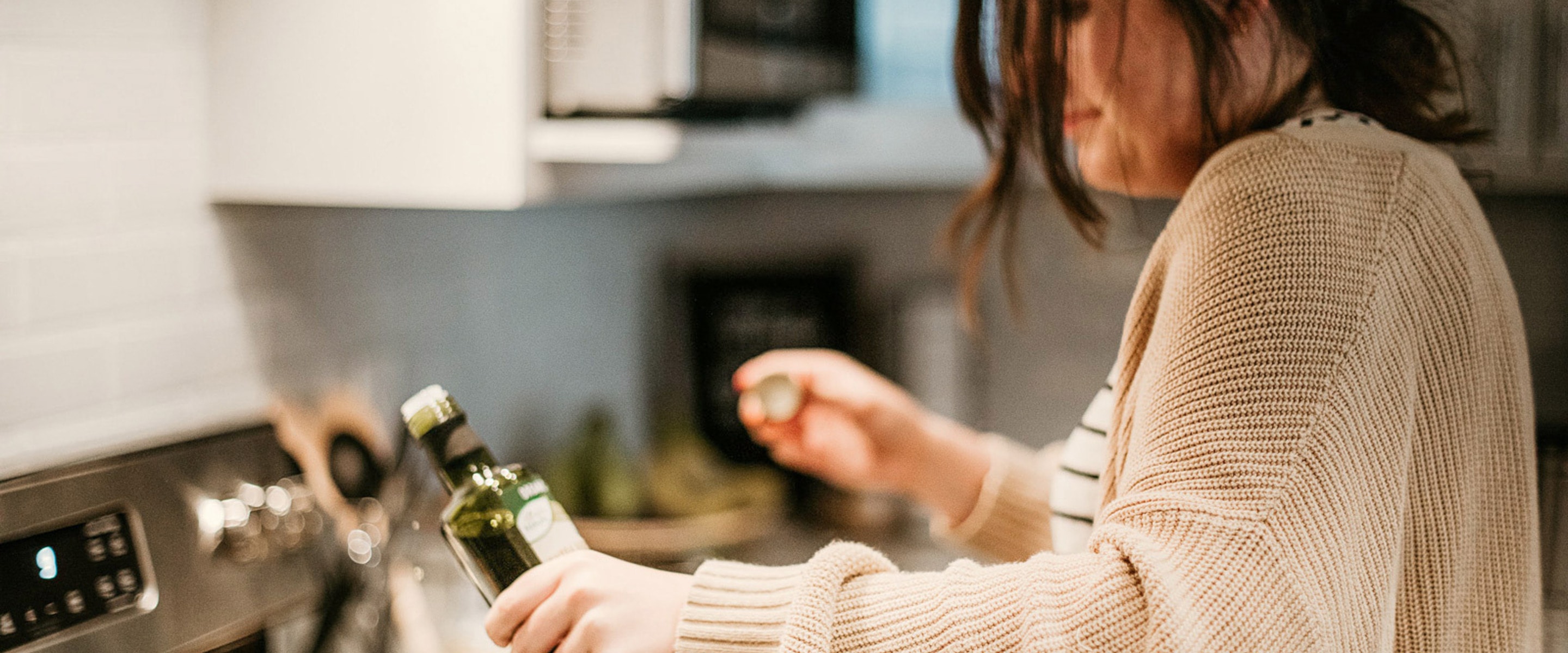 What Are the Benefits of Olive Oil? And Do You Really Need to Drink It Before Bed?&nbsp;