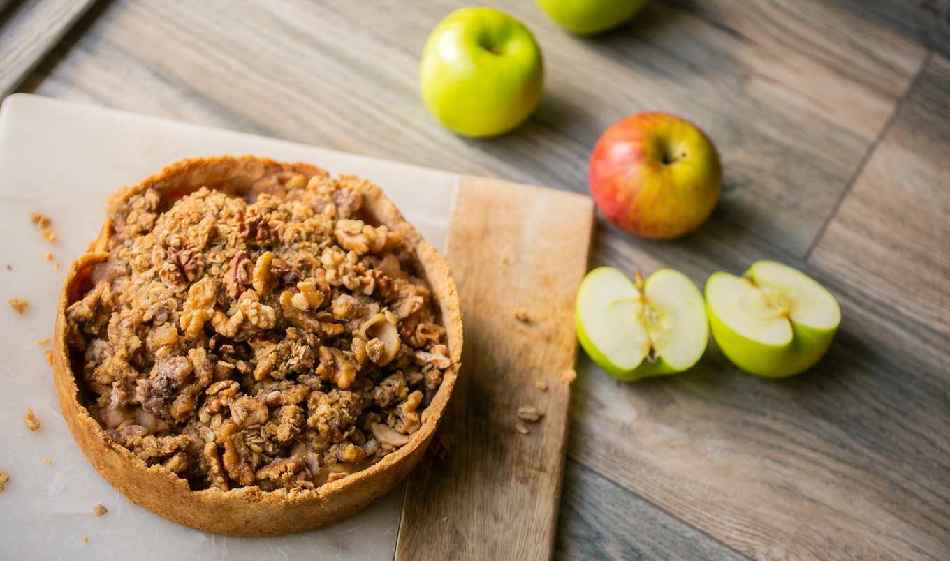Vegan and Gluten-Free Apple Pie With Oat-Walnut Crumble Topping