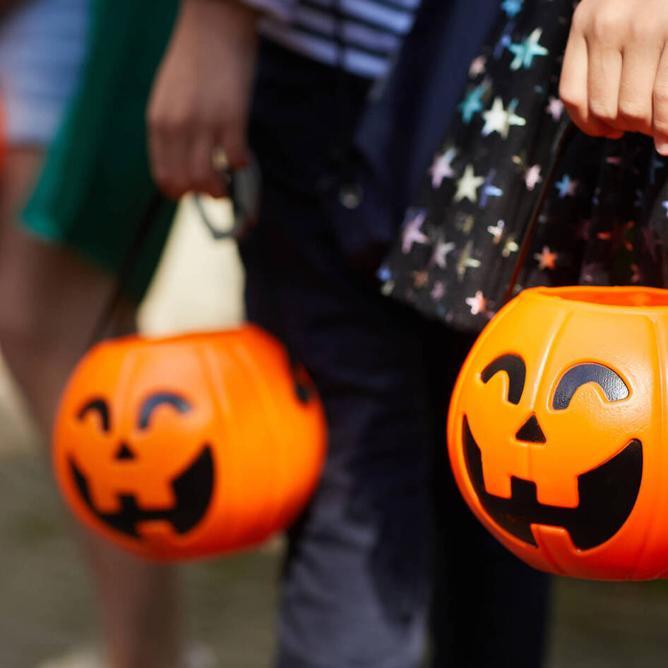 14 Healthier Vegan Halloween Treats That Are Ghoulishly Good<br>