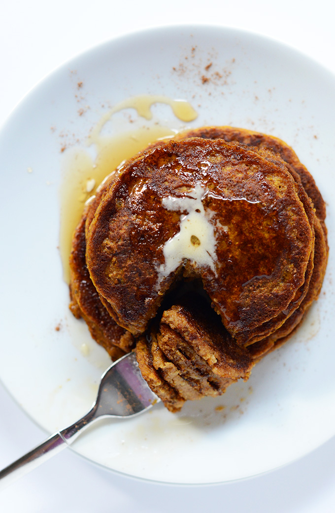 VegNews.MinimalistBakerPumpkinPancakes