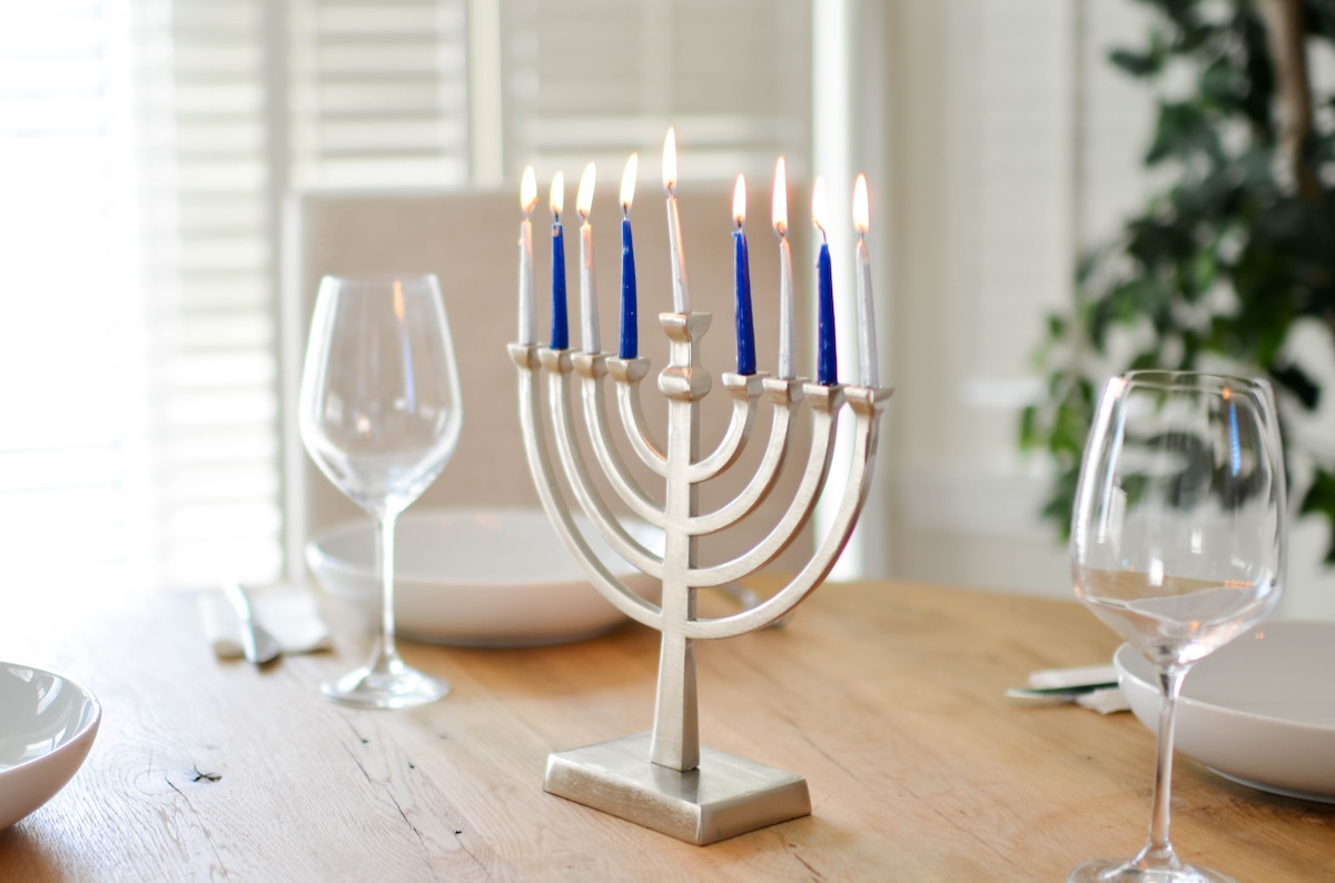 VegNews.Menorah