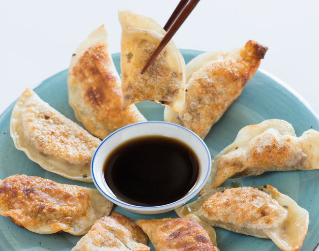 VegNews.SpicySeitanPotstickers