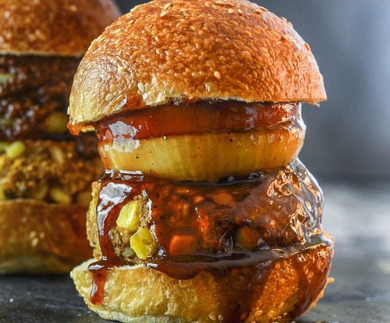 VegNews.BBQburger