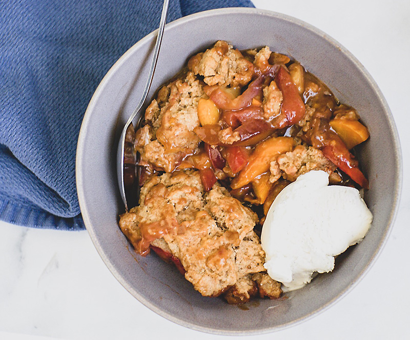 VegNews.stonefruitcobbler