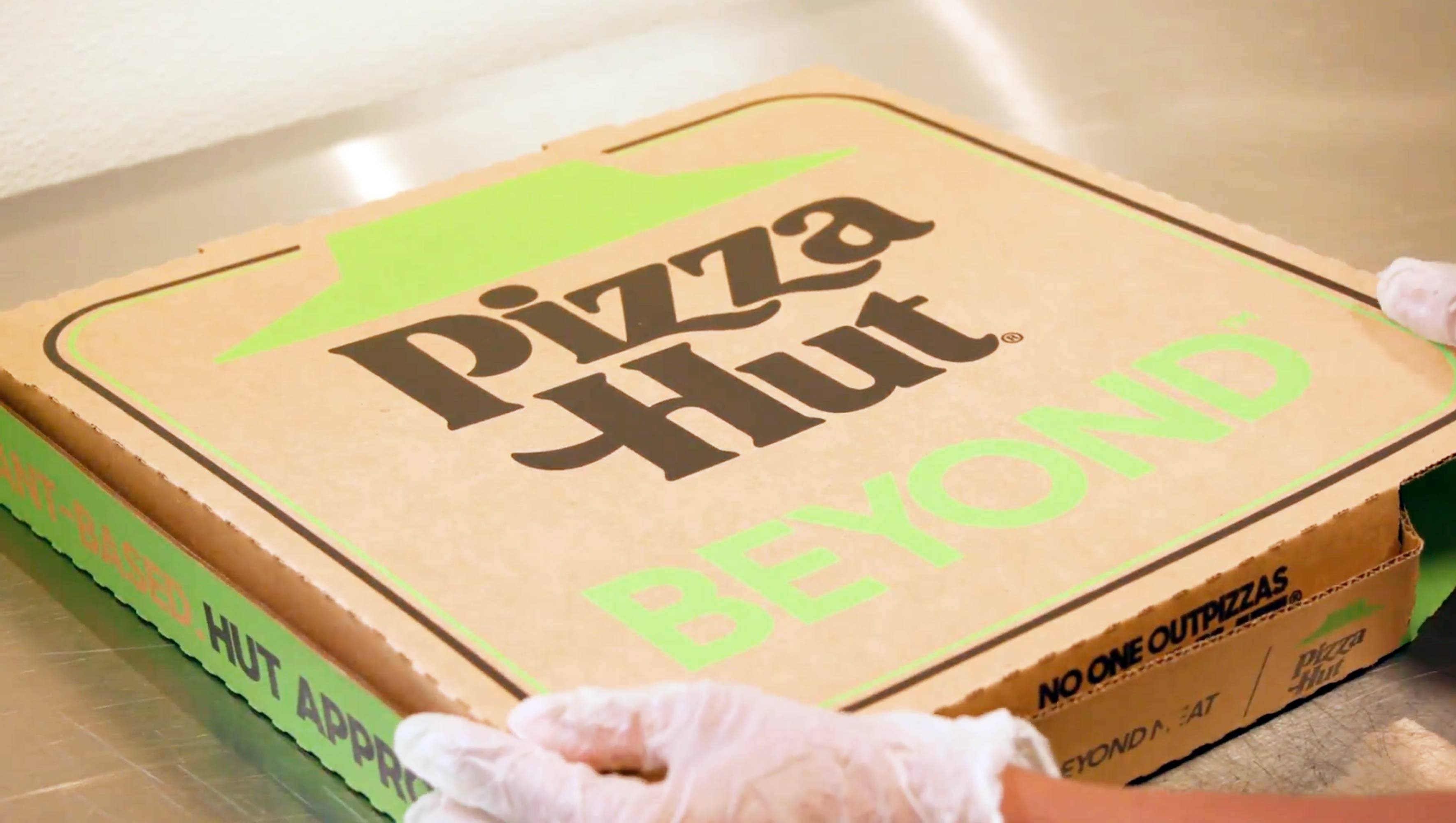 Pizza Hut Just Launched 3 Cheesy Vegan Pizzas. Here's Where to Get Them in  Europe. | VegNews