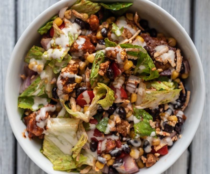 VegNews.BBQSalad