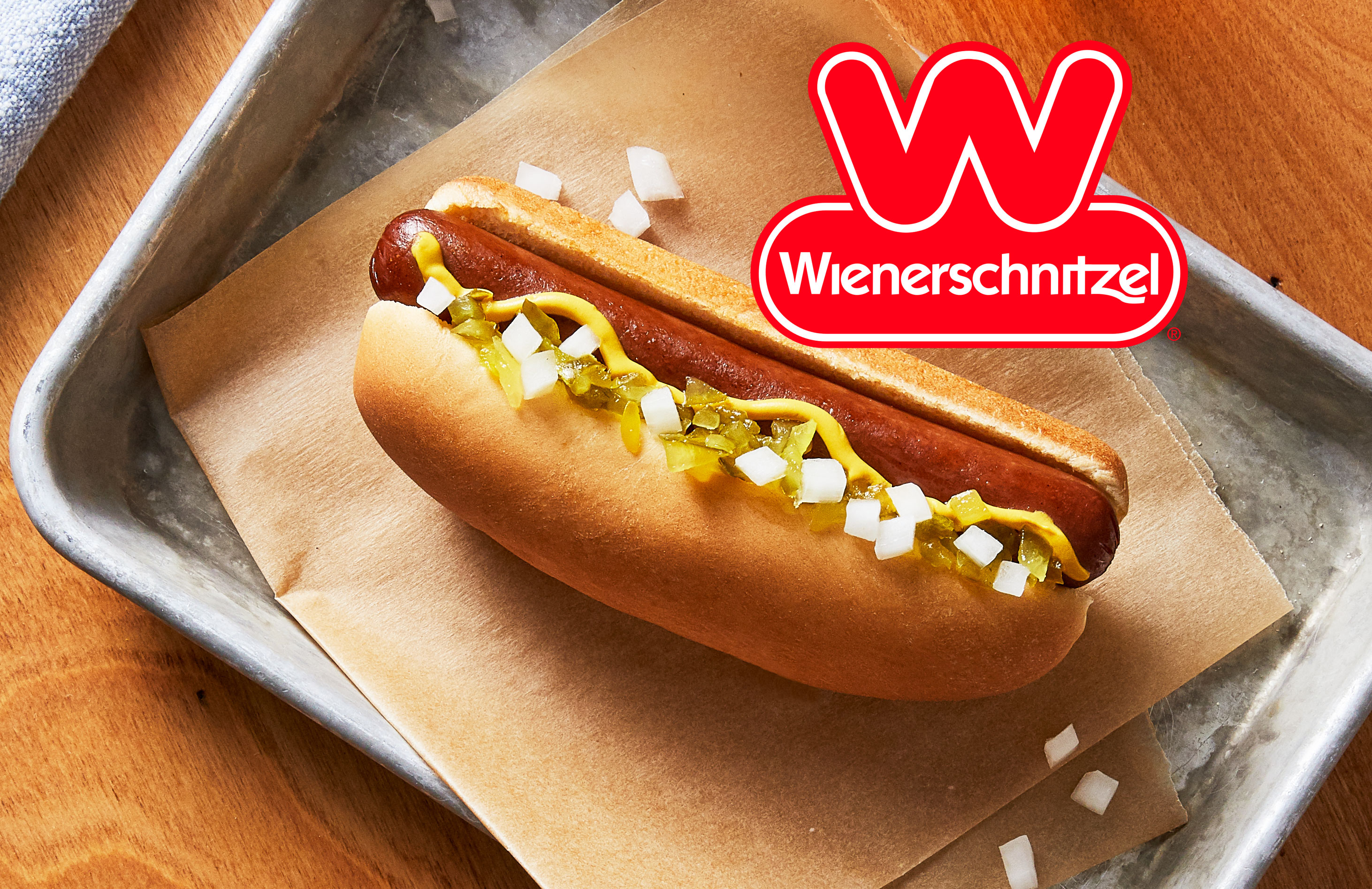 VegNews.WienerschnitzelVeganDog2