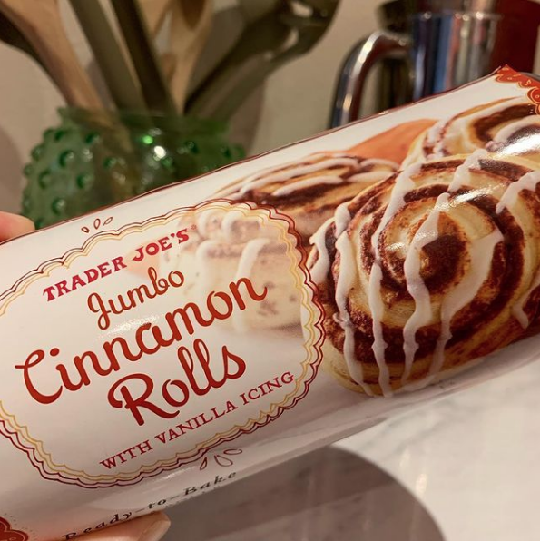 VegNews.CinnamonRolls