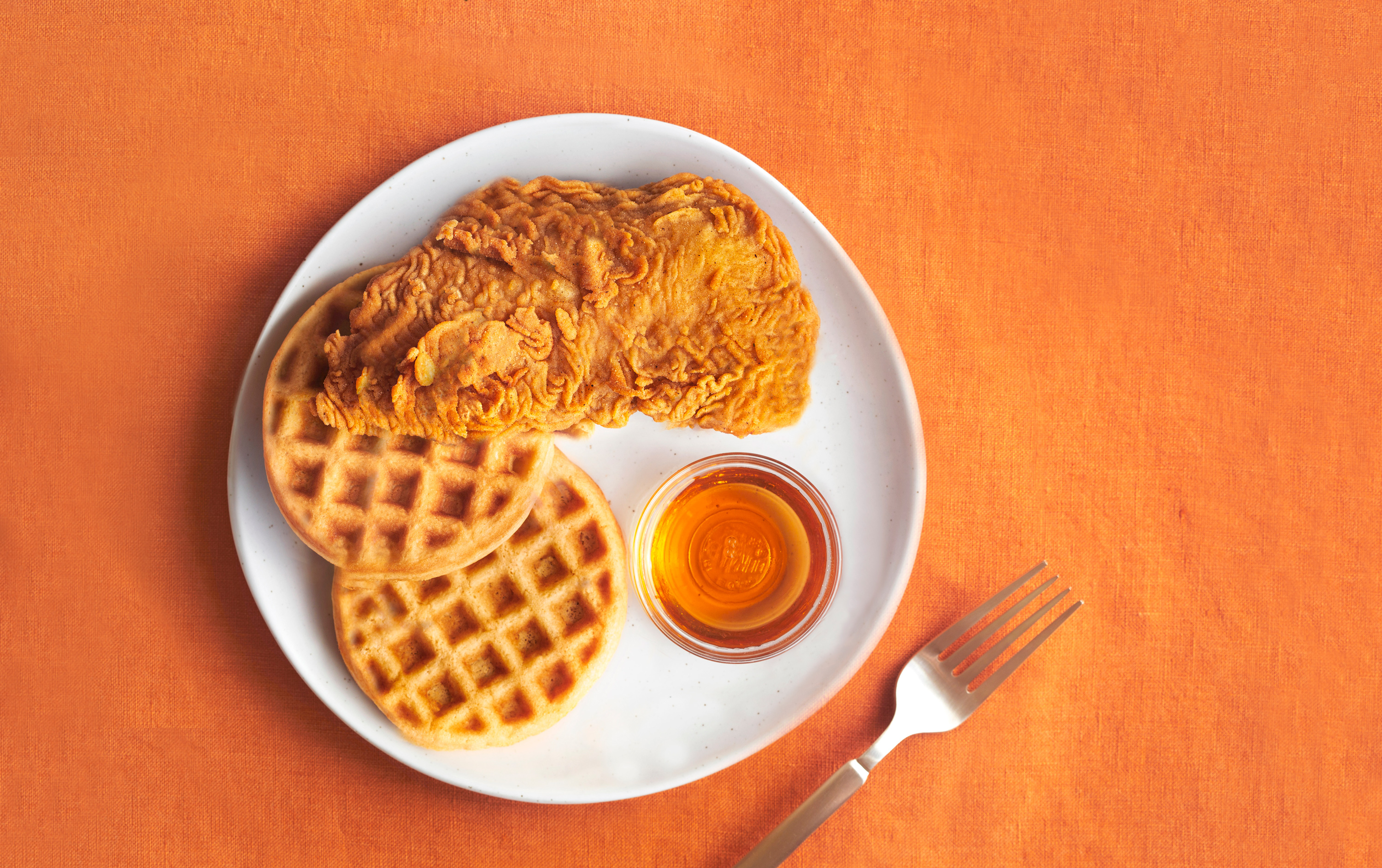 VegNews.UPSIDECEllChickenWaffles