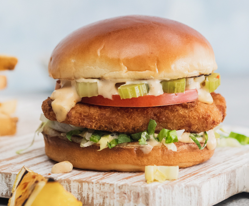 VegNews_VeganFishSandwich