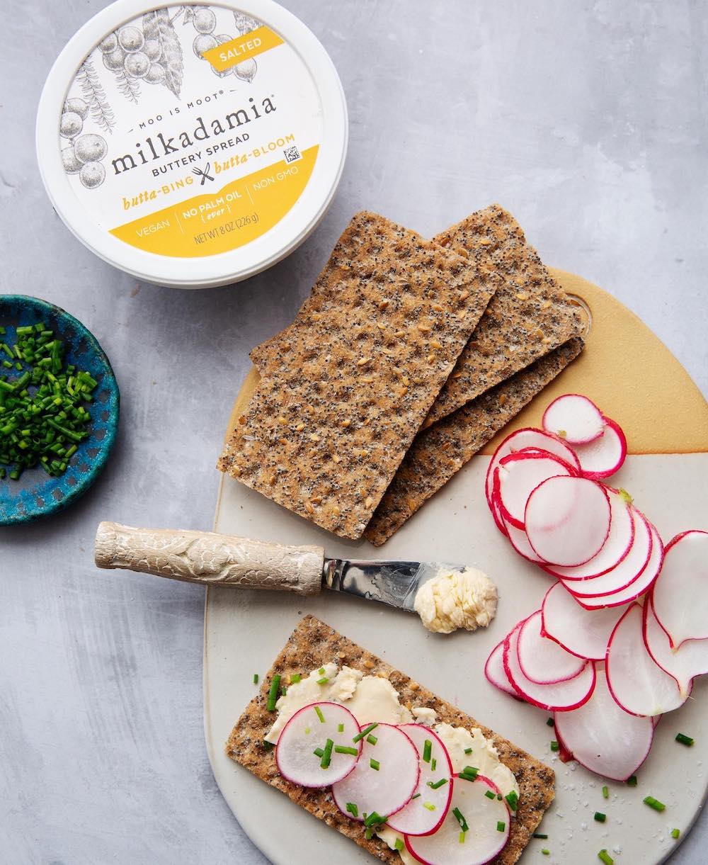 VegNews.MilkadamiaButterySpread