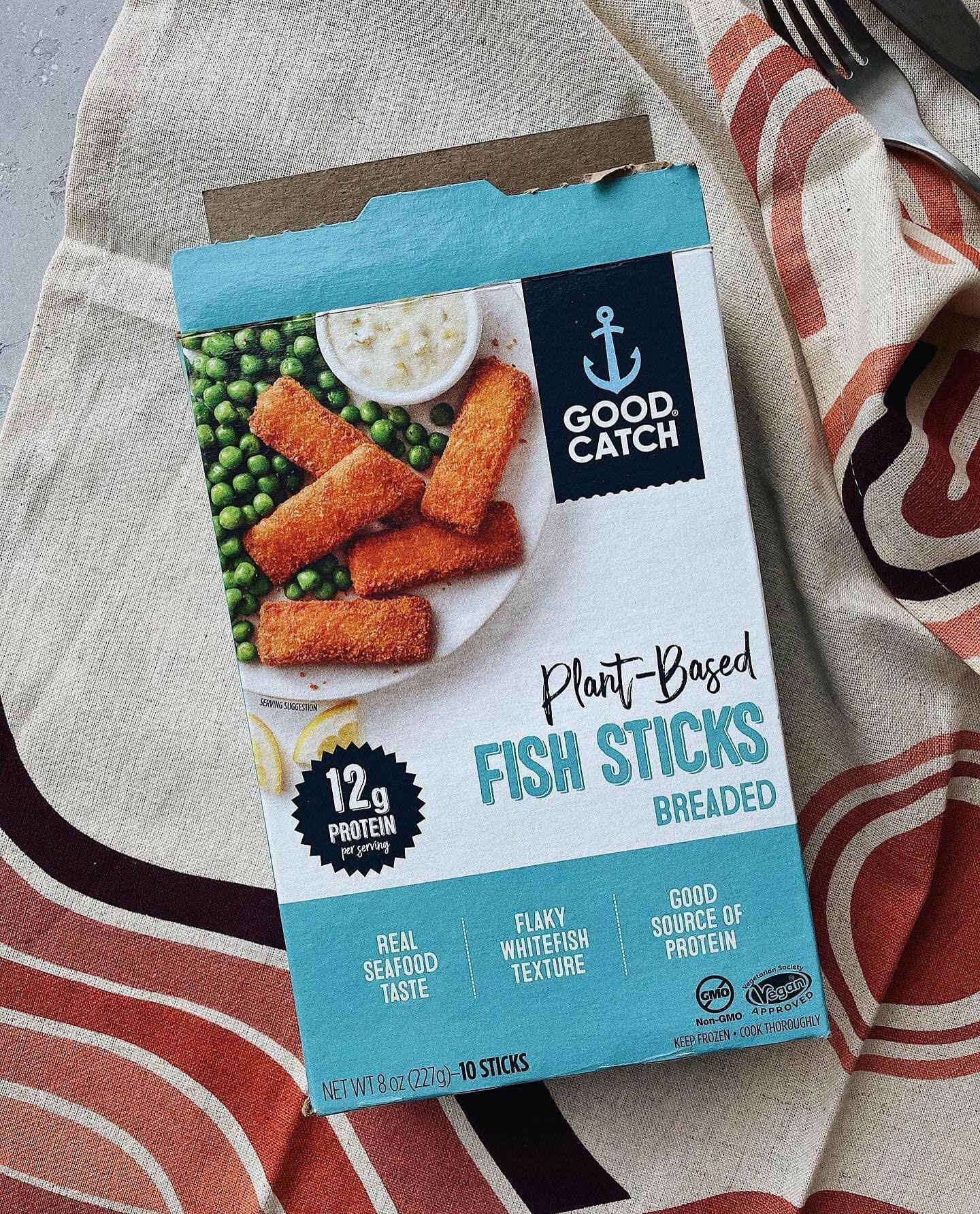 VegNews.VeganFishSticks.GoodCatch