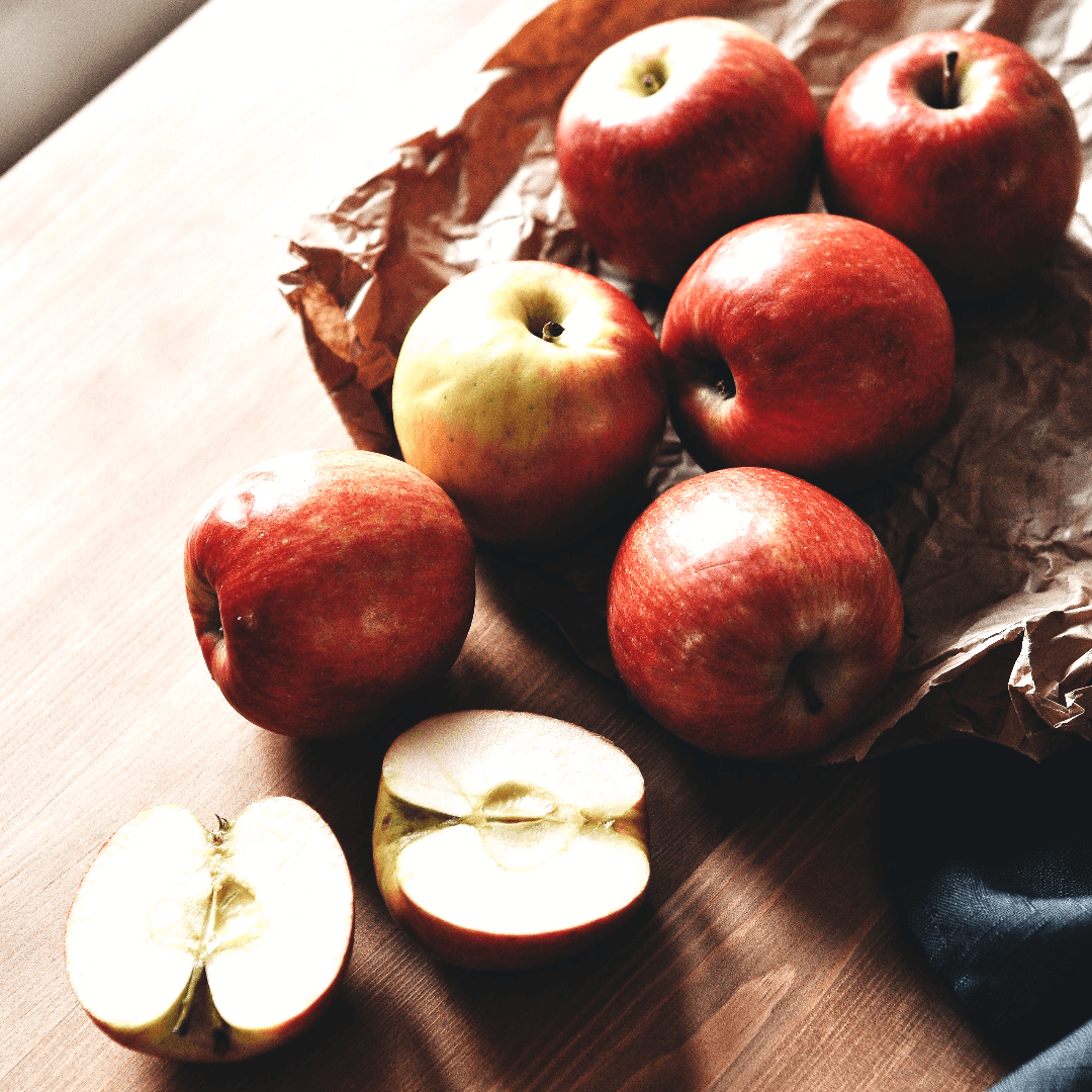 VegNews.Apples.TuqaNabi.Unsplash