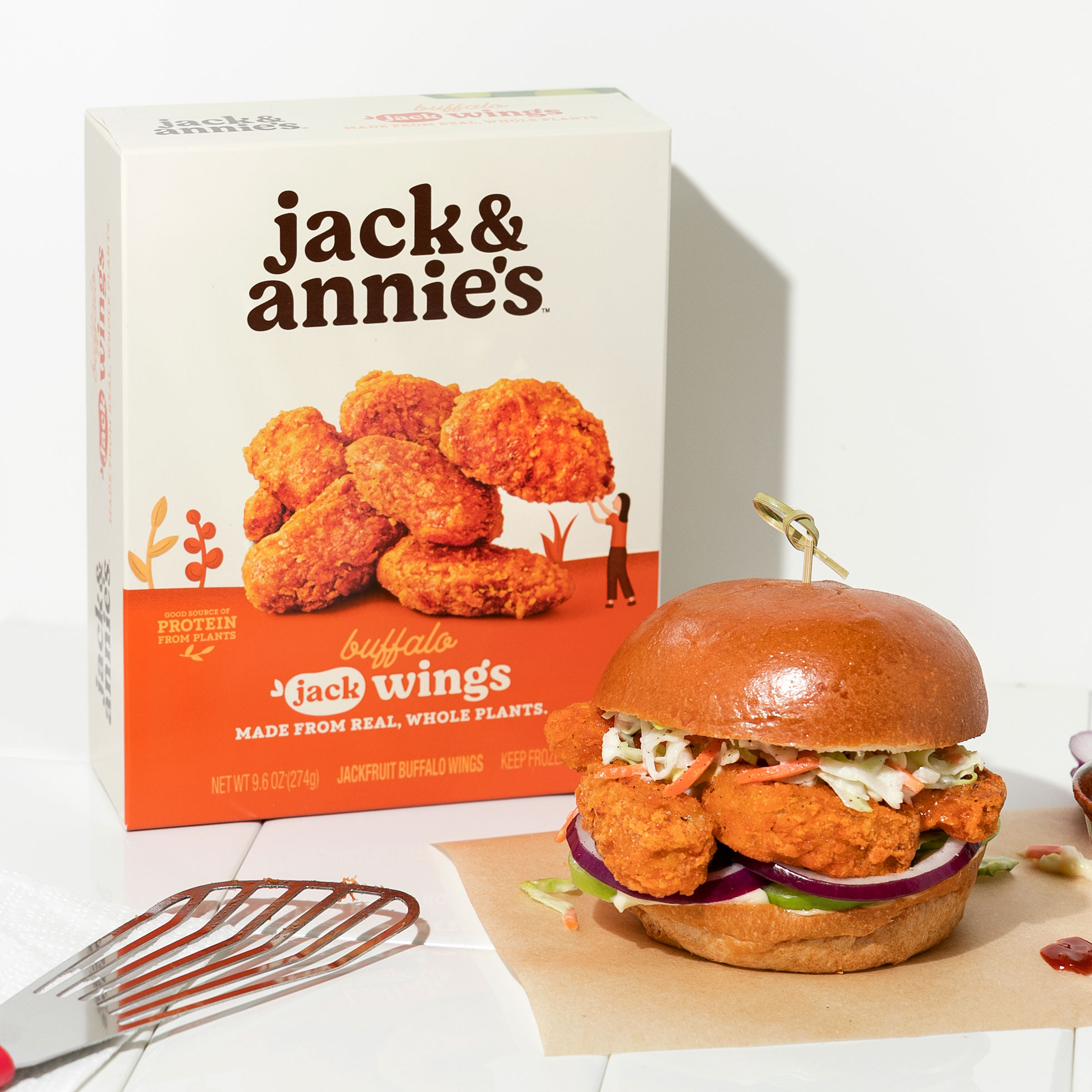 VegNews.VeganBuffaloWings.JackandAnnies