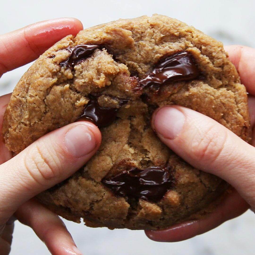 VegNews.ChocolateChipCookiesTasty