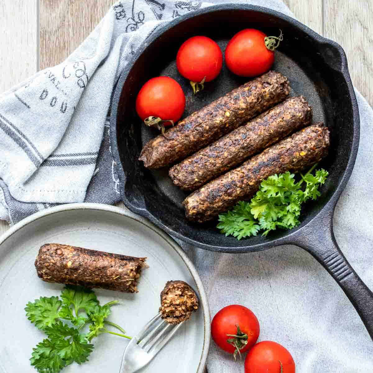 VegNews.Sausages.VeggiesDon'tBite