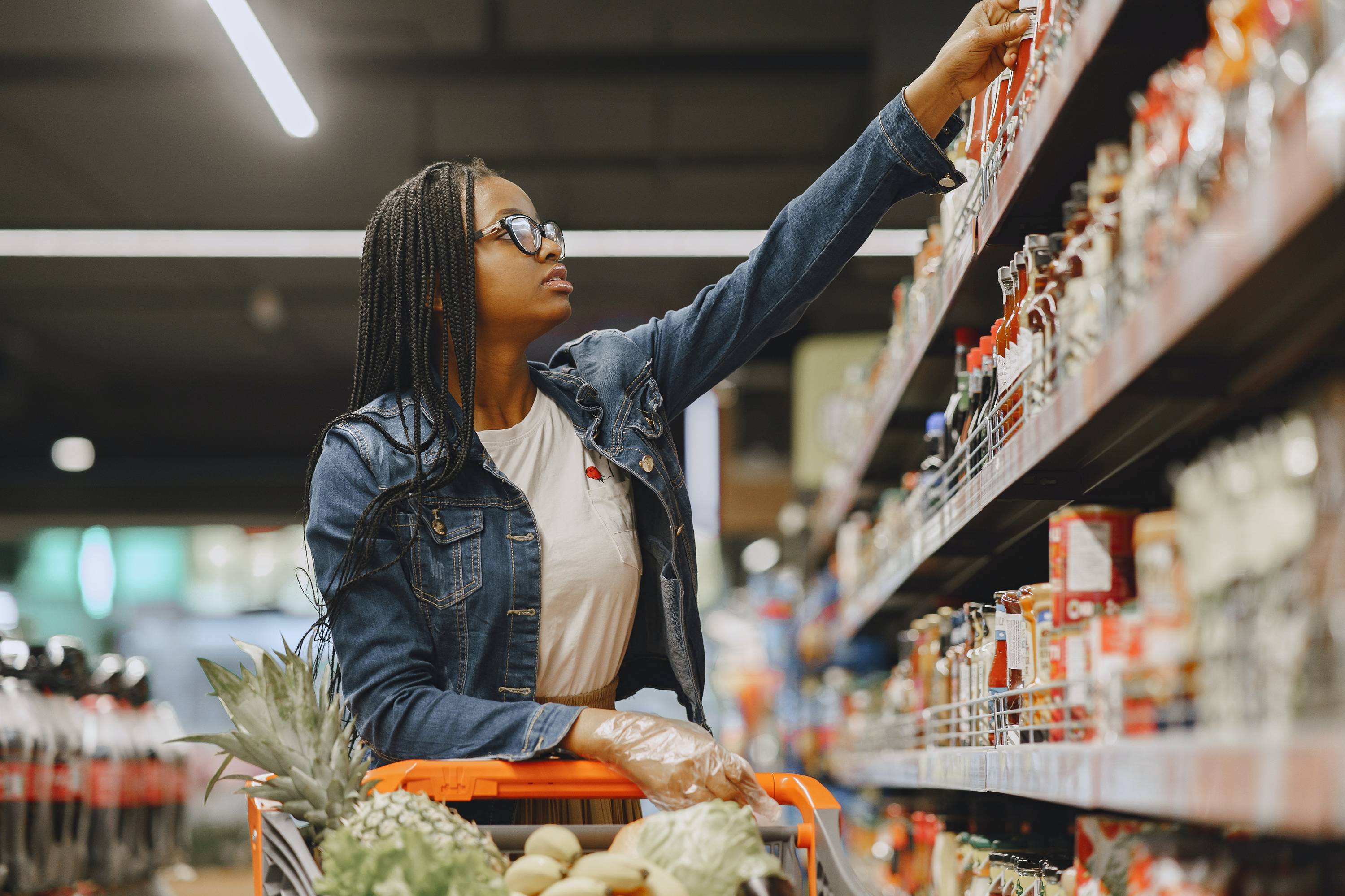 VegNews.GirlGroceryShopping.Pexels