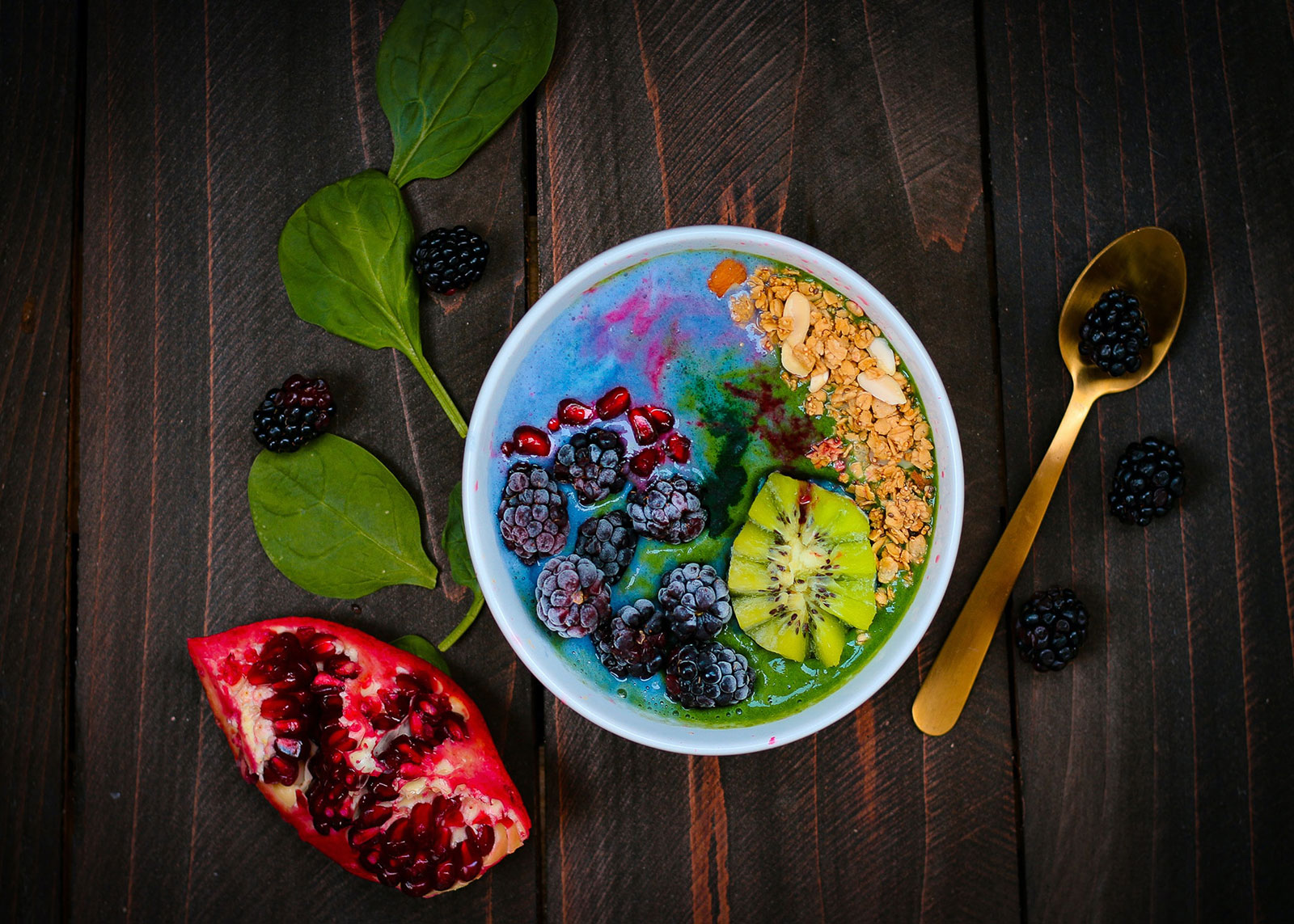 VegNews.BowlVegetablesFruit.Unsplash