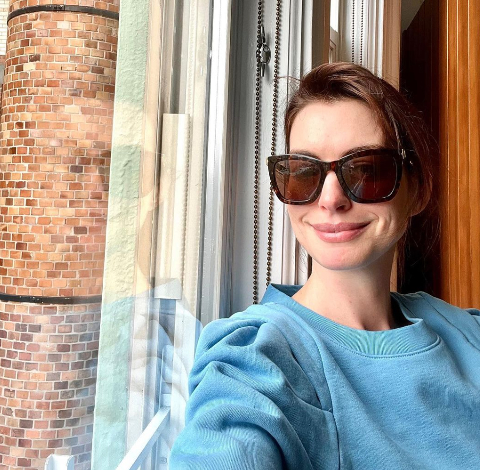 VegNews.AnneHathaway.Instagram