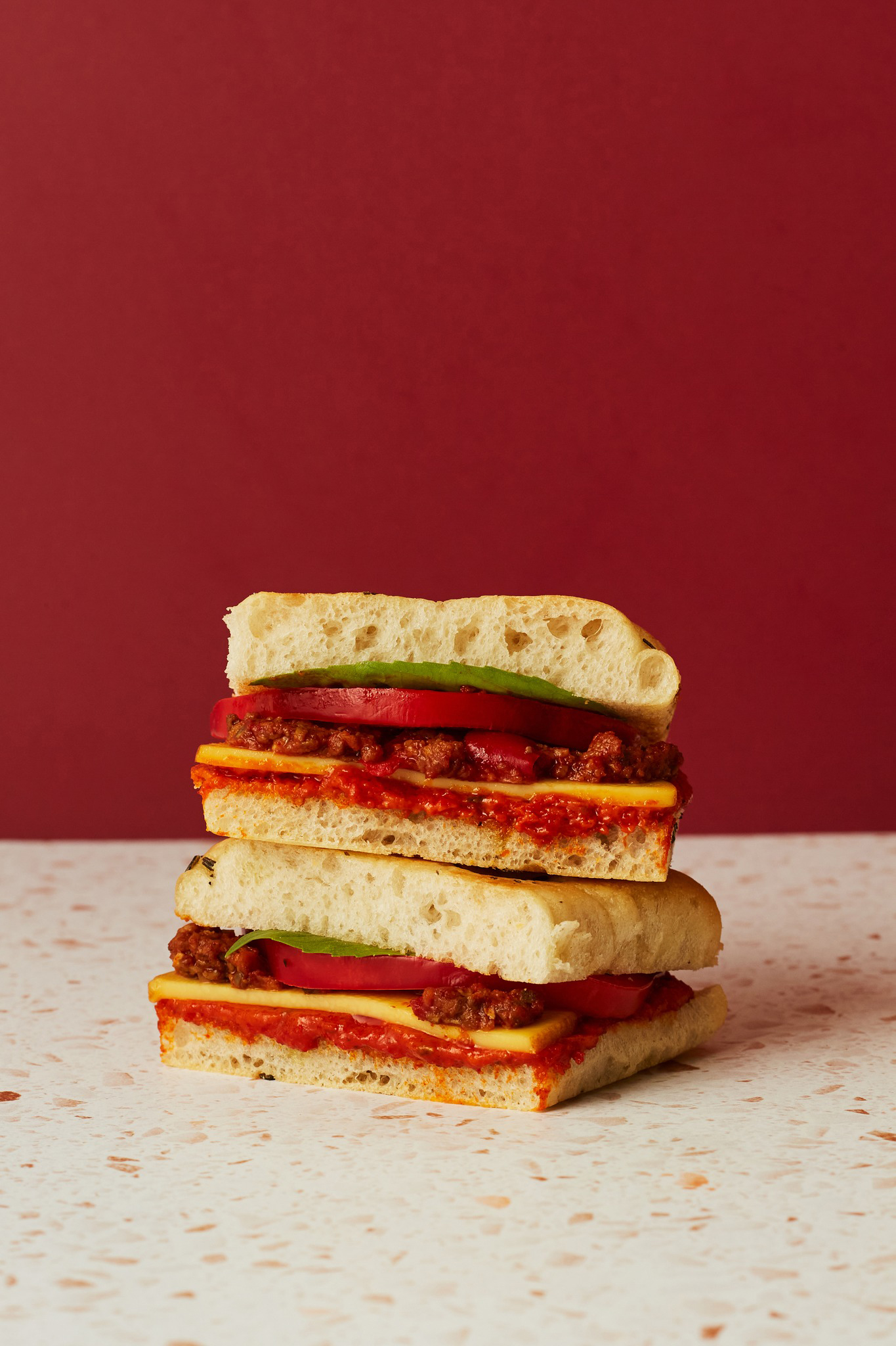 VegNews.VeganNodujaCheeseSandwich.PretaManger