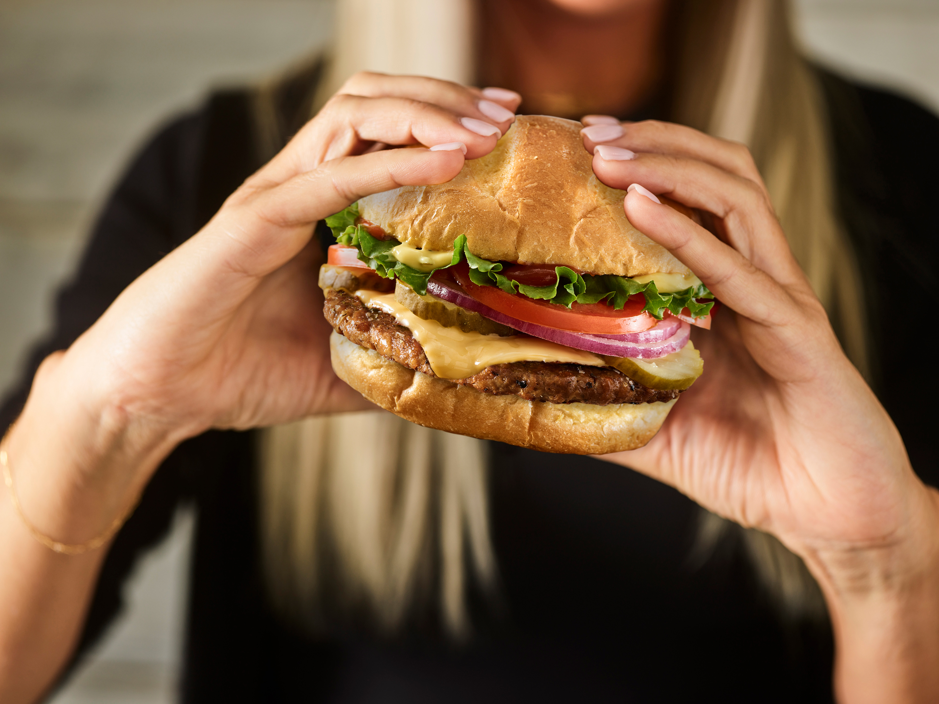 VegNews.JackandAnniesJackfruitBurger.Smashburger