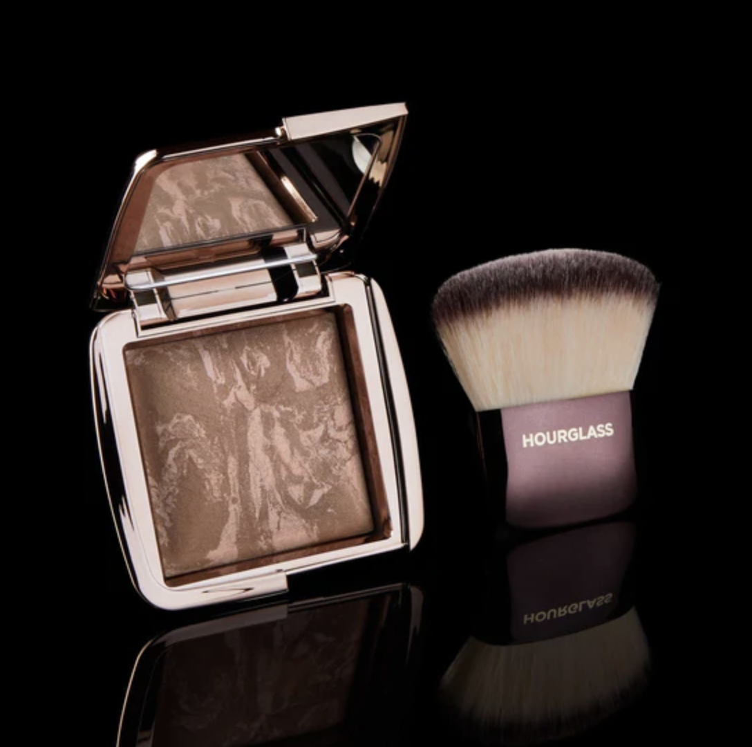 VegNews.HourglassBronzer