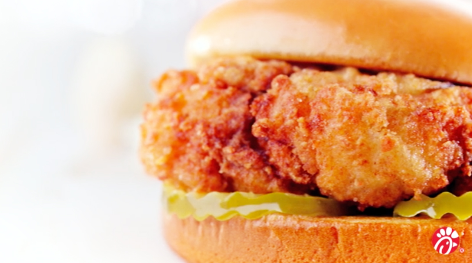 VegNews.CauliflowerChickenSandwich1.Chick-fil-A