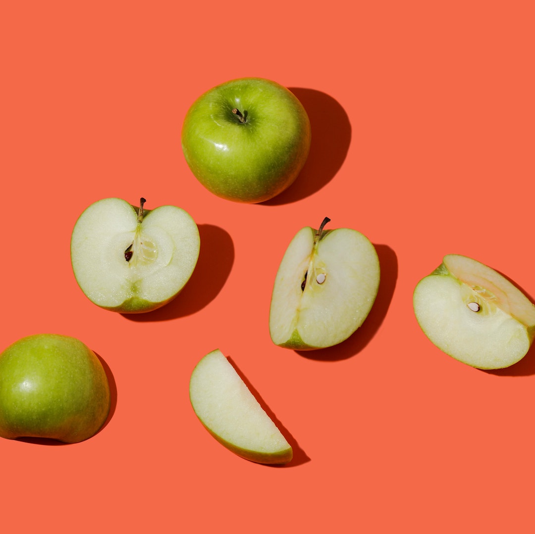 VegNews.Apples.EstudioBloom.Unsplash