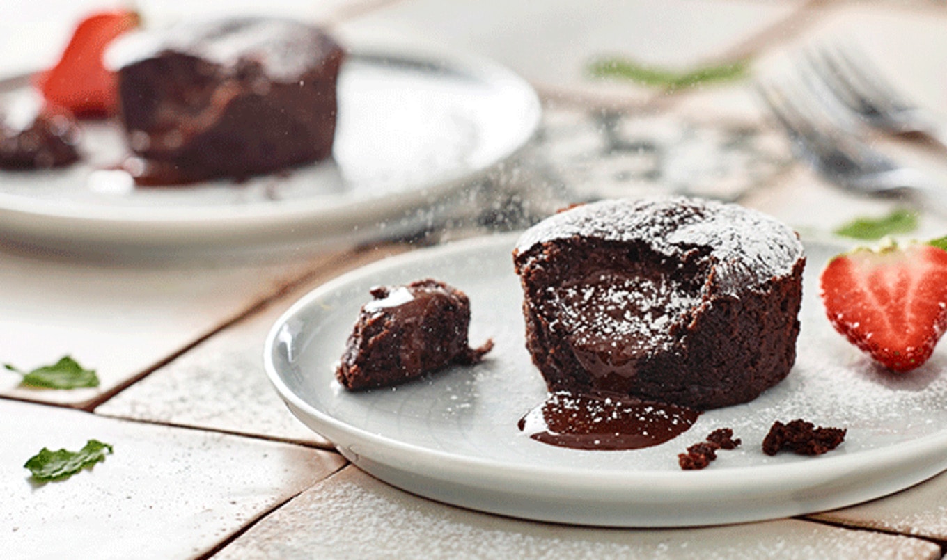 Gooey Vegan Chocolate Molten Cake Debuts at UK Grocery Chain