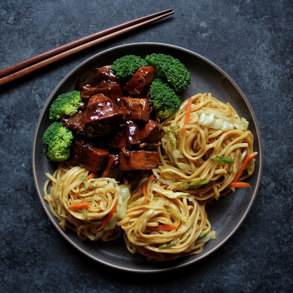 Vegan Bourbon Jackfruit Chicken With Chow Mein