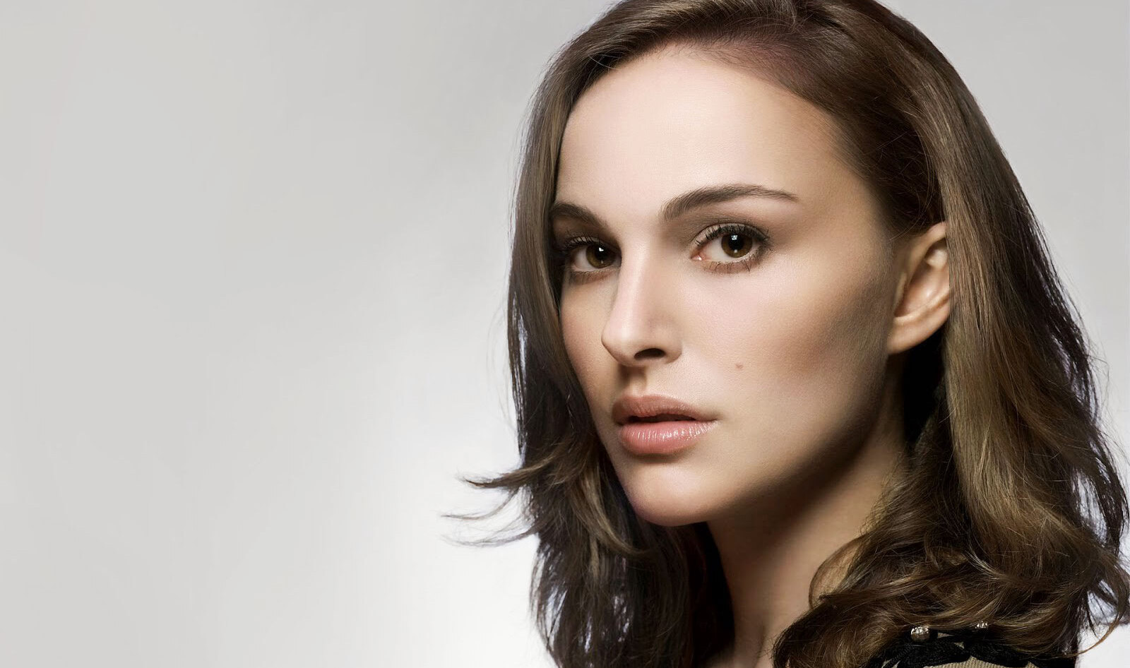 Vegan Actress Natalie Portman Speaks Out in Support of Defunding the Police to Save Black Lives