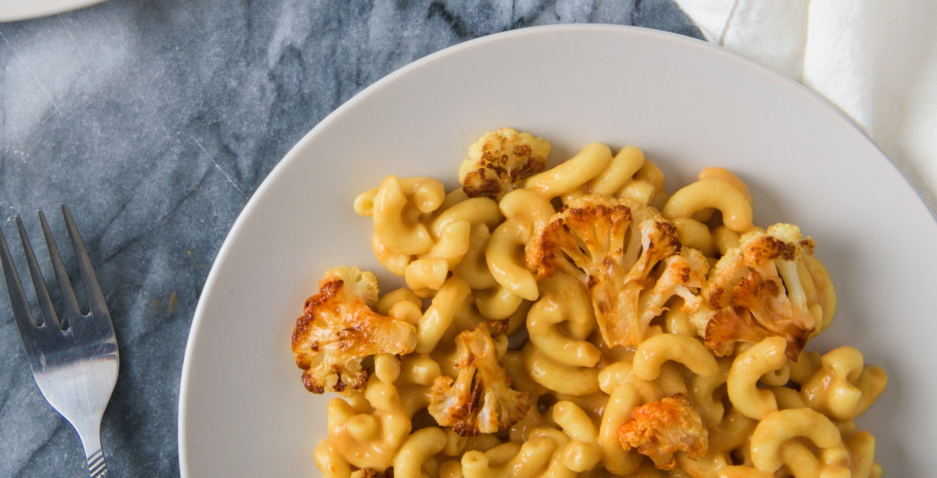 Spicy Vegan Buffalo Cauliflower Mac and Cheese