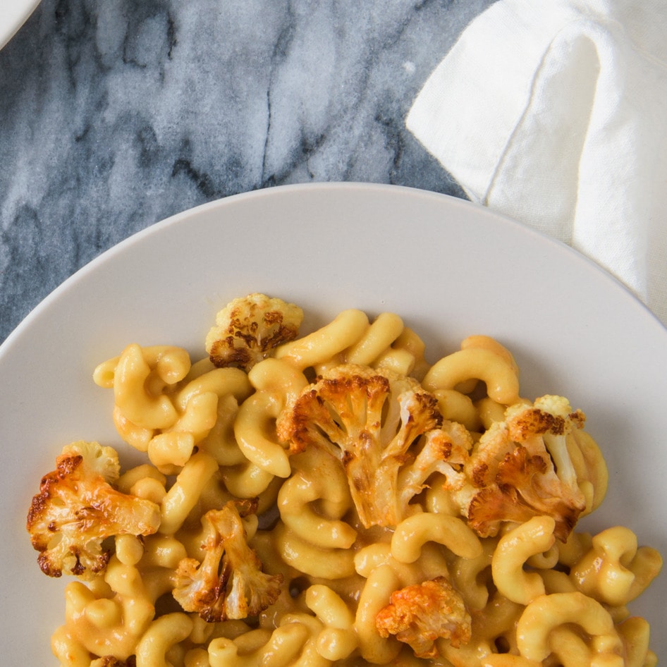 Spicy Vegan Buffalo Cauliflower Mac and Cheese