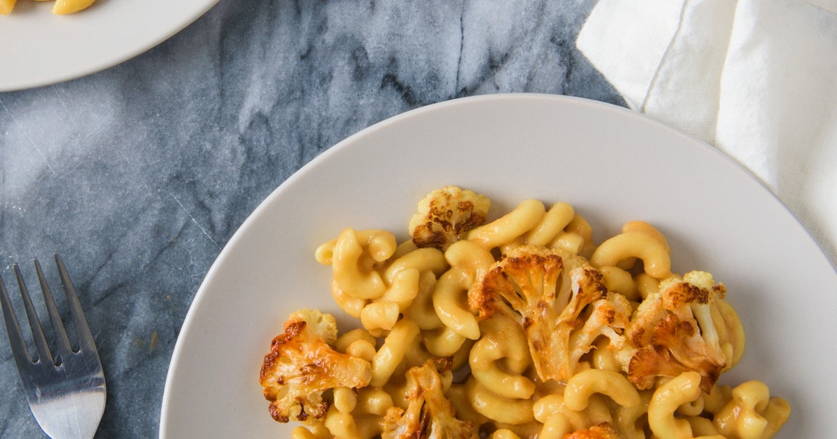 Spicy Vegan Buffalo Cauliflower Mac and Cheese
