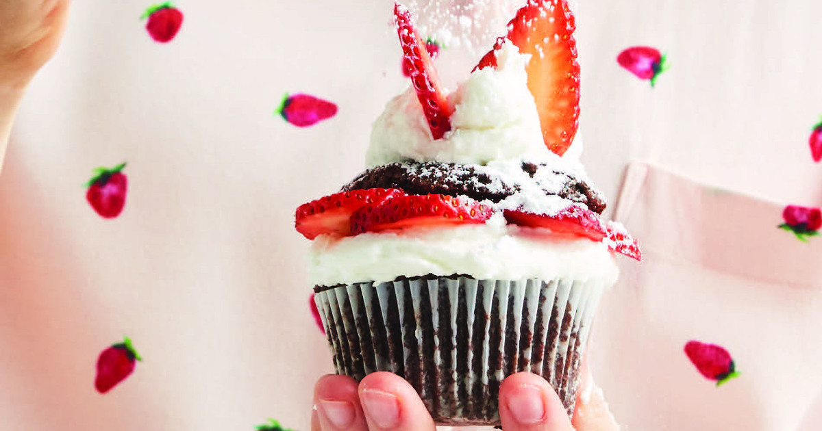 Award-Winning Vegan Chocolate Strawberry Shortcake Cupcakes | VegNews
