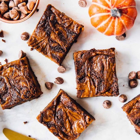 These 10 Fall-Time Vegan Dessert Recipes Are the Only Things I'm Making This Season