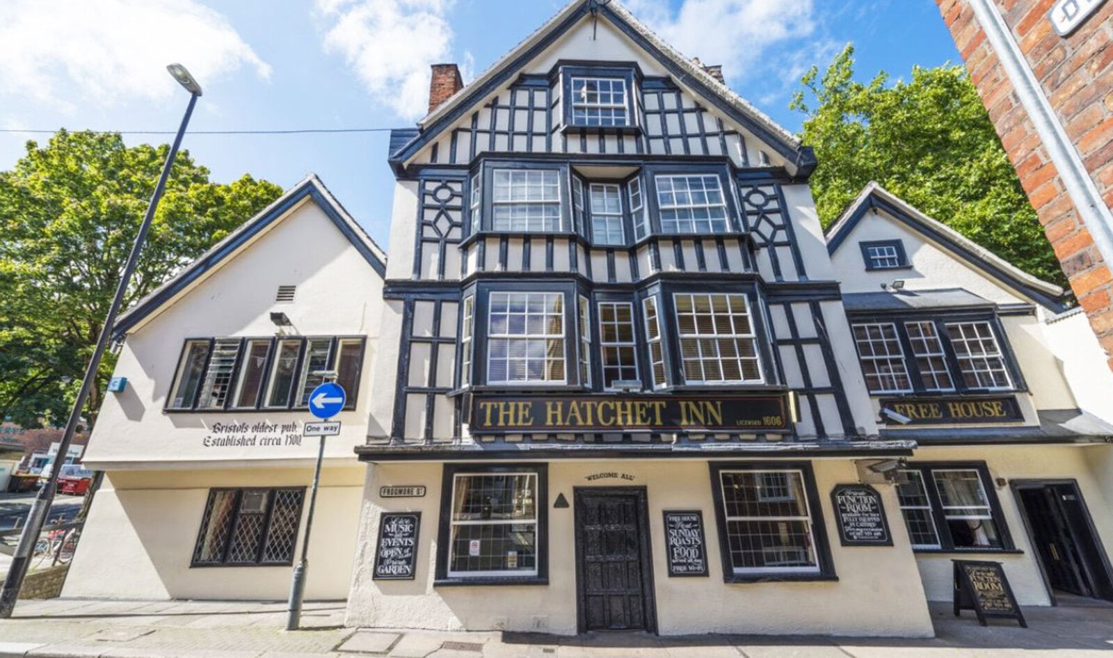 Bristol’s Oldest Pub Now Serves Only Vegan Food, Including Sunday Roast