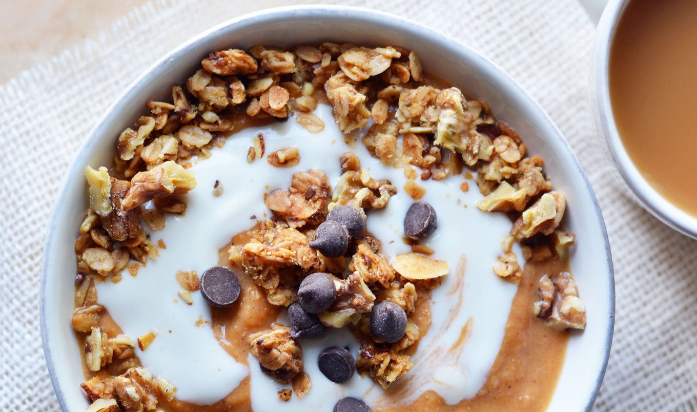 Silky Pumpkin Pie Smoothie Bowl