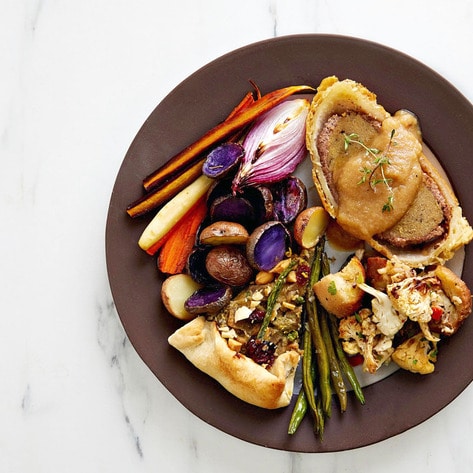10 Vegan Thanksgiving Entrees That Keep Turkeys Off the Table