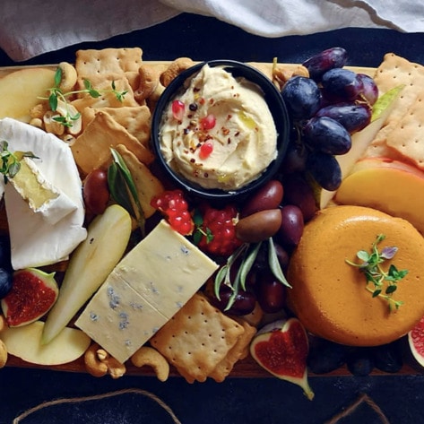 5 Essential Vegan Cheese Board Cheeses