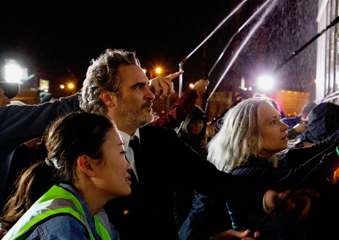 VegNews.JoaquinPhoenix2CredRobertSud