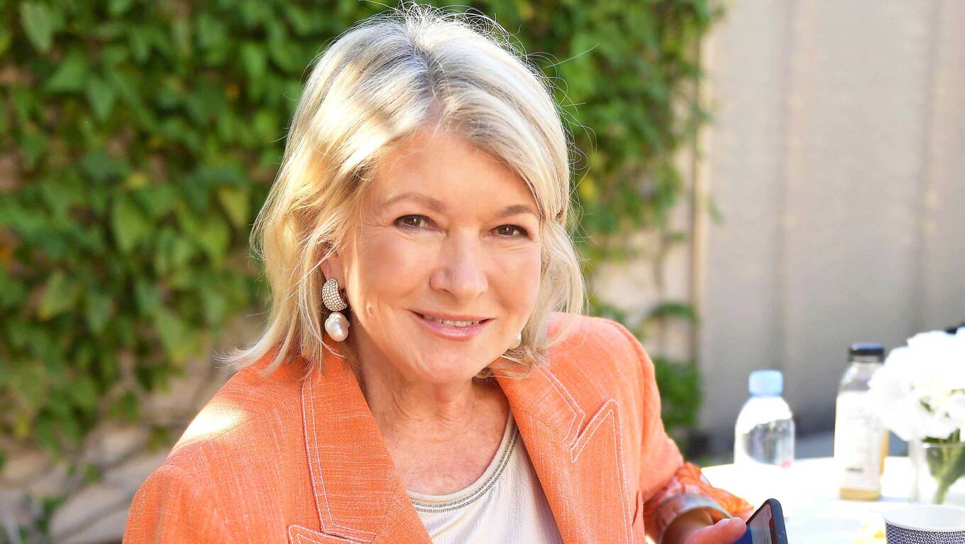 VegNews.MarthaStewart2