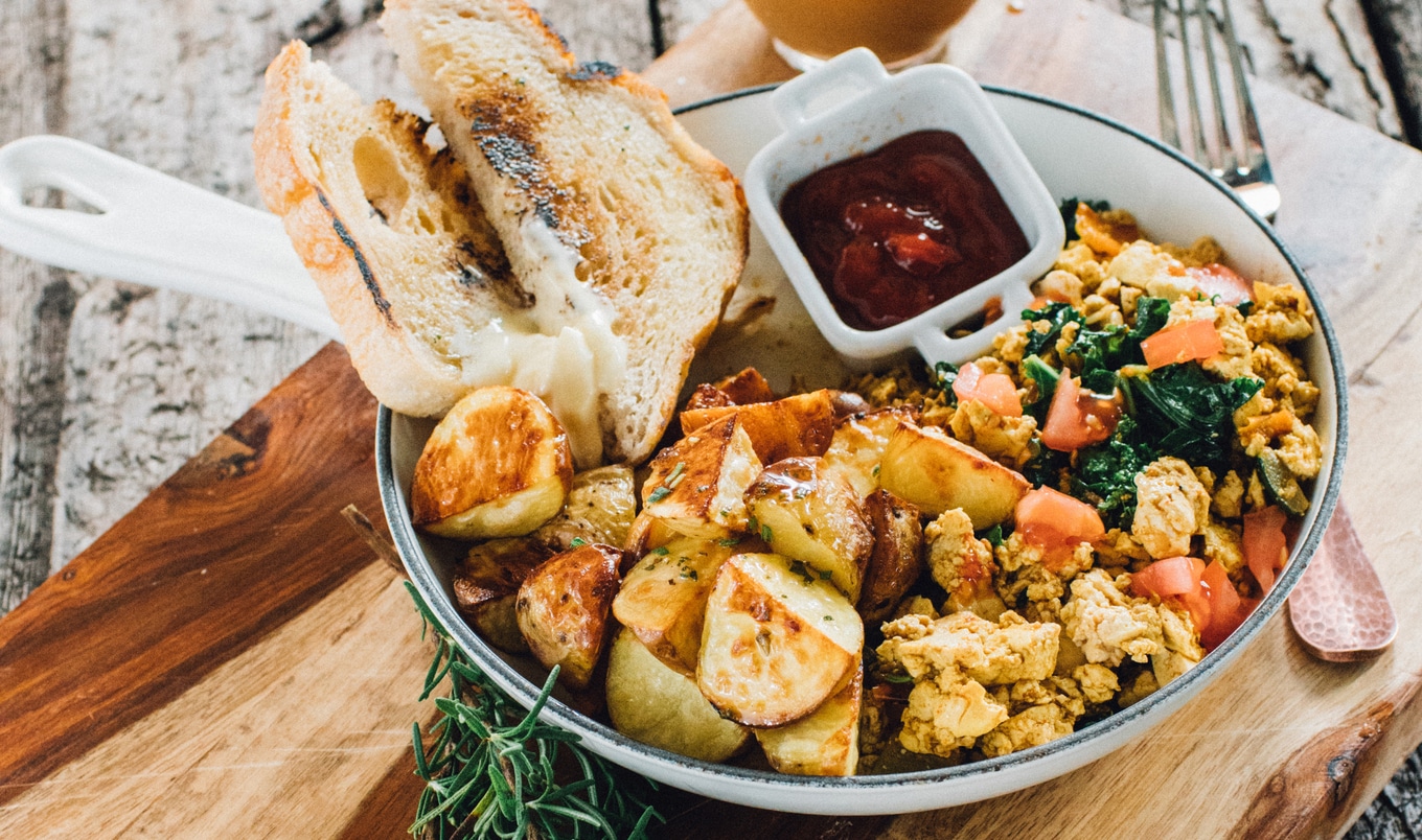 Curry-Spiced Vegan Tofu Scramble 