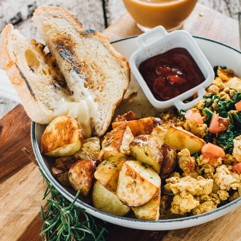 Curry-Spiced Vegan Tofu Scramble 