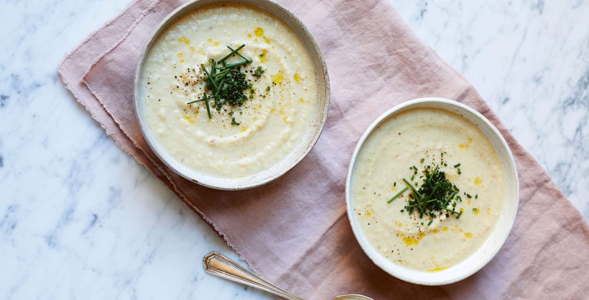 Vegan Cheesy Cauliflower Soup&nbsp;