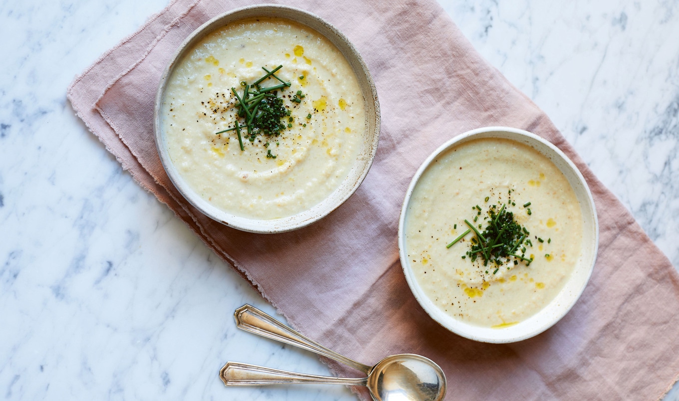 Vegan Cheesy Cauliflower Soup&nbsp;