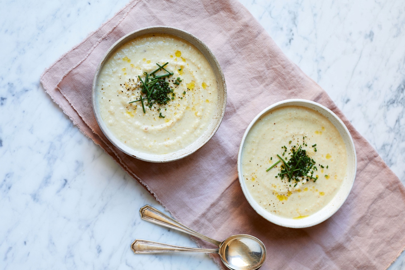 VegNews.CauliflowerCheeseSoup