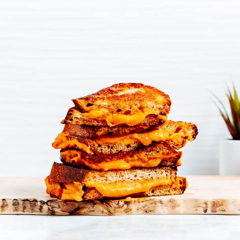 How to Cook the Perfect Vegan Grilled Cheese (and 9 Twists You Have to Try)