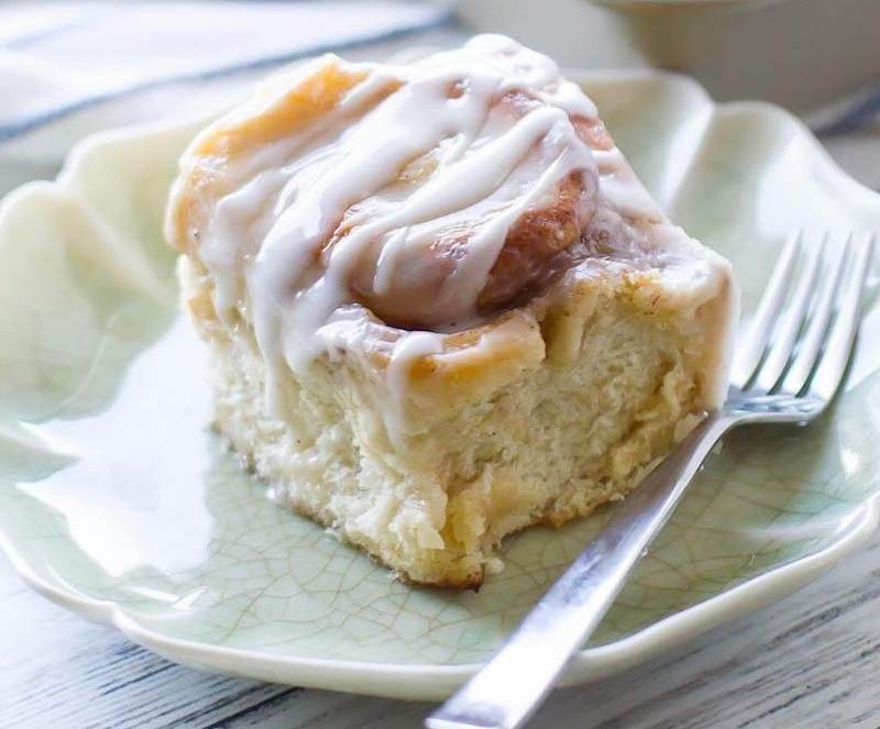 VegNews.Cinnamonrollrachelcarr Cropped